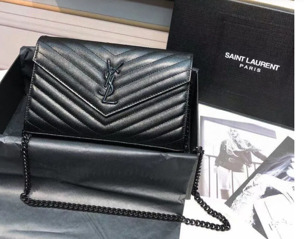 Bolsa Envelope Matelassê Yves Saint Laurent (YSL) (Italiana)