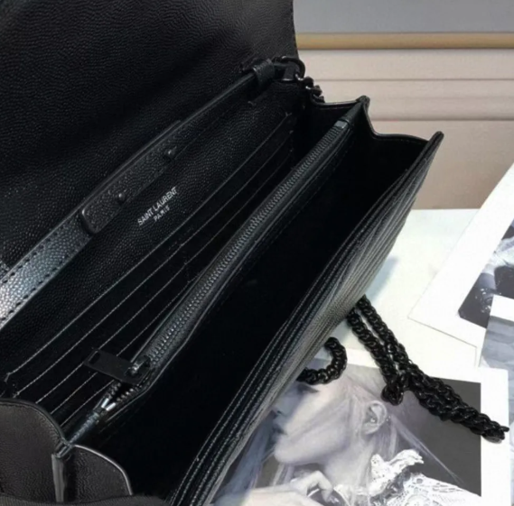 Bolsa Envelope Matelassê Yves Saint Laurent (YSL) (Italiana) - Imagem 4