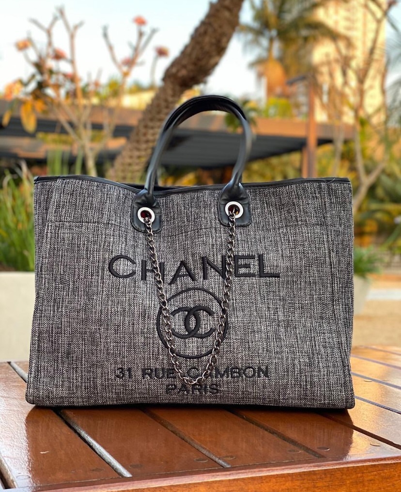 Bolsa Chanel Deauville Tote - Elegância Atemporal