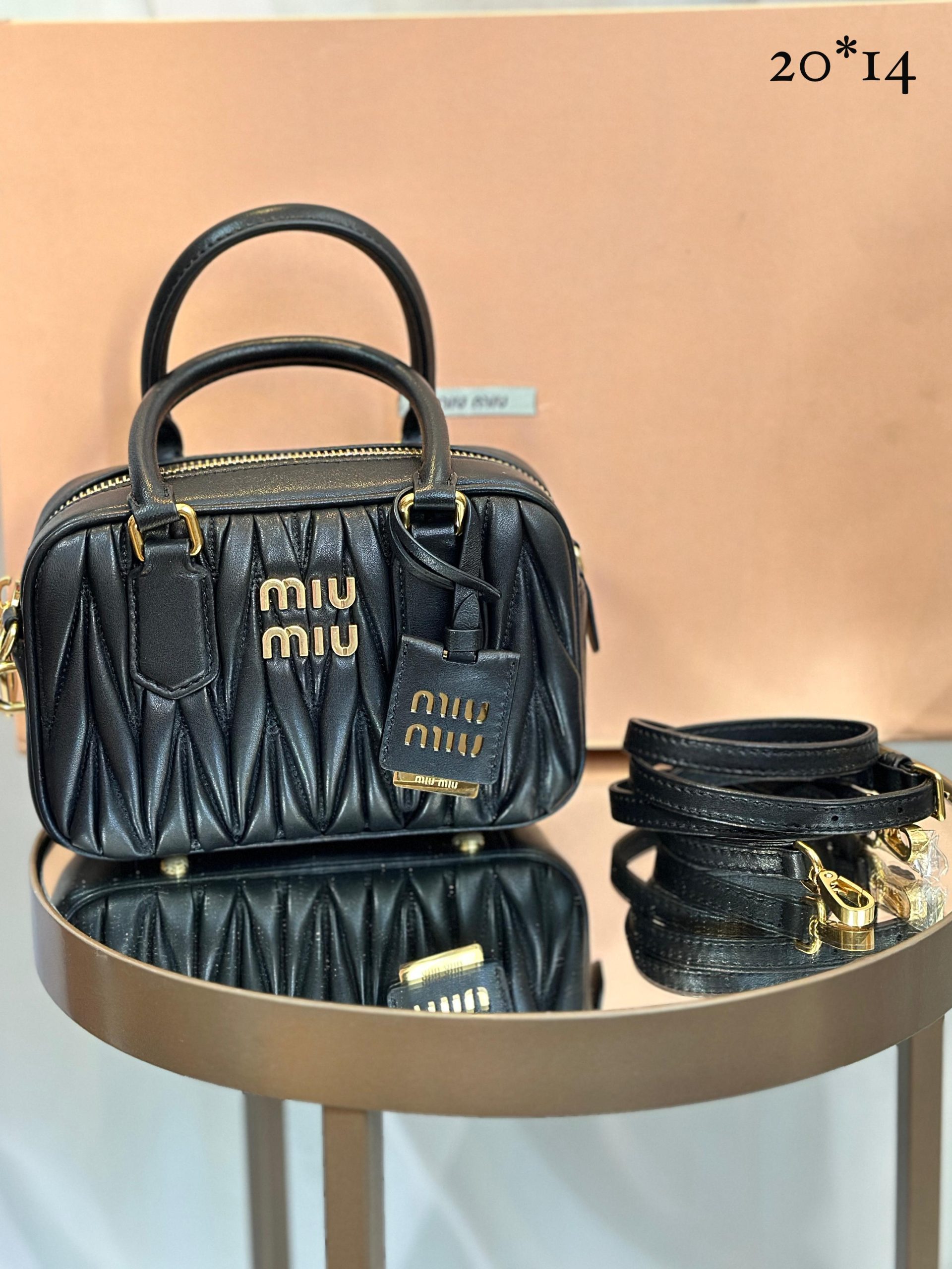 Miu Miu (Italiana) Bolsa de ombro Miu Wander matelassê - Imagem 2